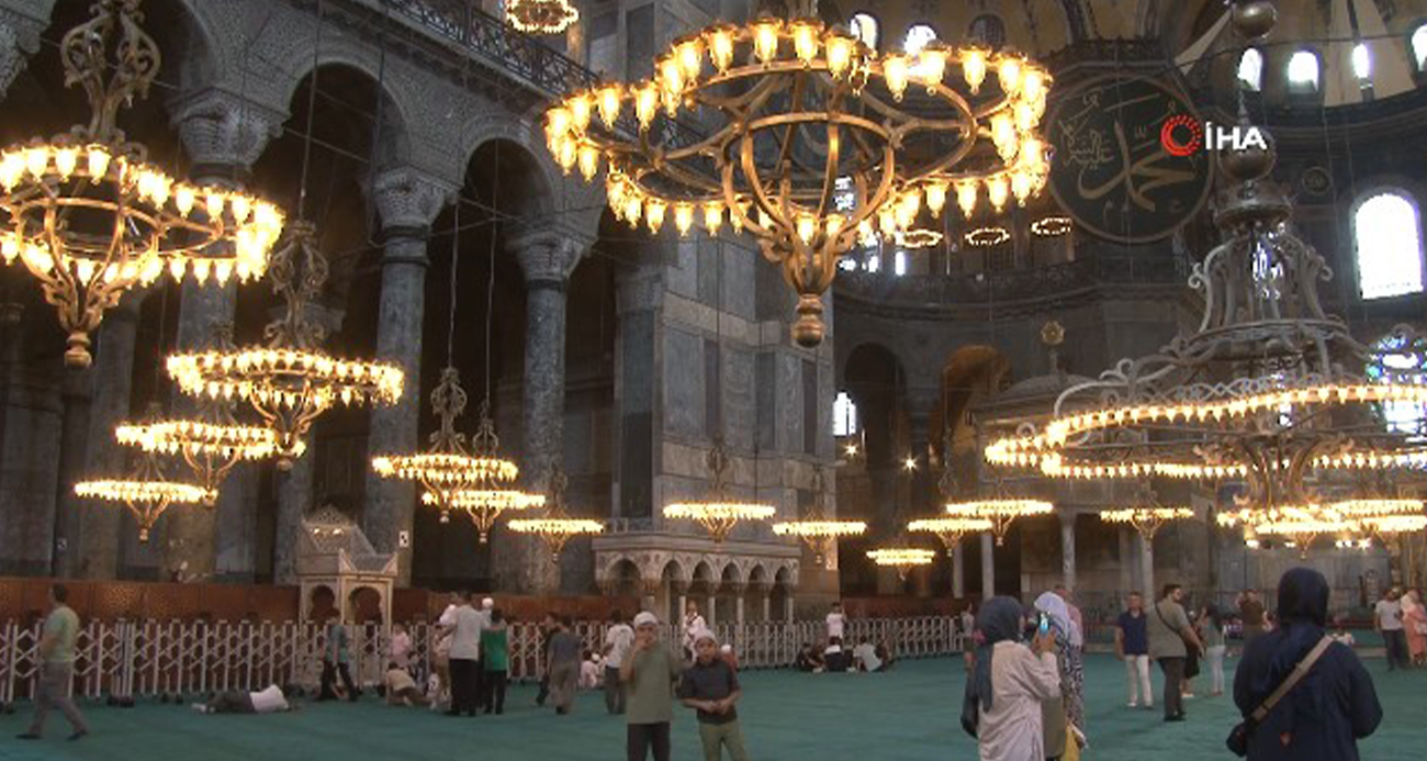 Ayasofya Camii’nin ibadete açılmasının 4. yıl dönümü