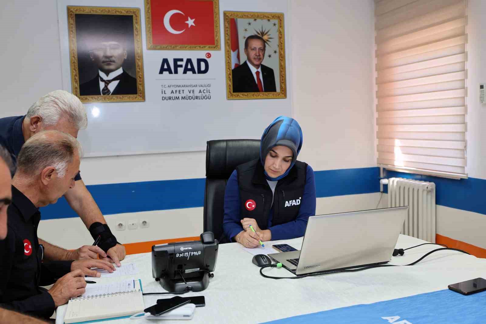 Afyonkarahisar’daki depremde 4 köy evinde maddi hasar meydana geldi