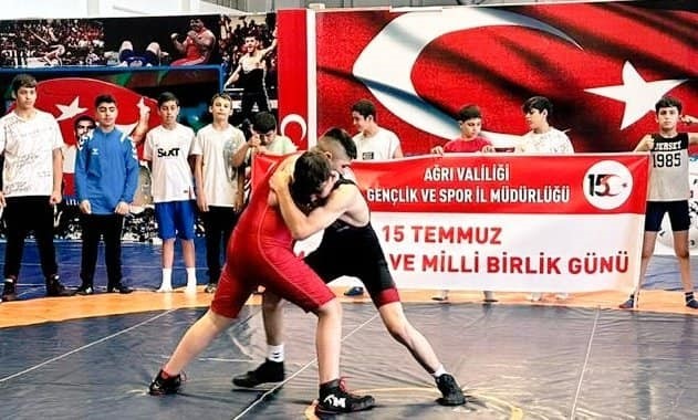 Ağrı’da 15 Temmuz Şehitleri anısına sportif müsabakalar düzenlendi