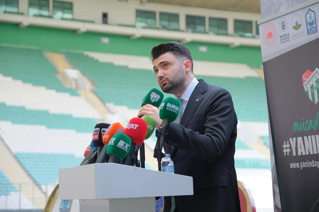 Bursaspor Başkanı Enes Çelik: “Görevi bırakma dahil her türlü kararı almaya hazırız”