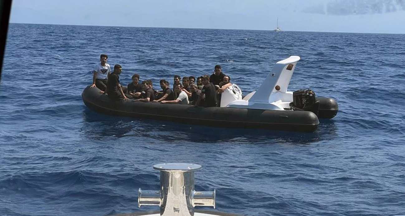 Yunanistan’ın geri ittiği 17 düzensiz göçmen ve 13 çocuk kurtarıldı