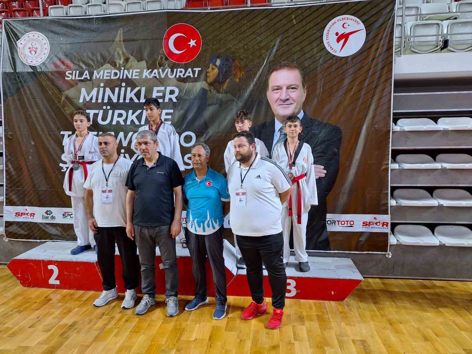 Türkiye Taekwondo Şampiyonası’nda Afyonkarahisarlı sporcu üçüncü oldu