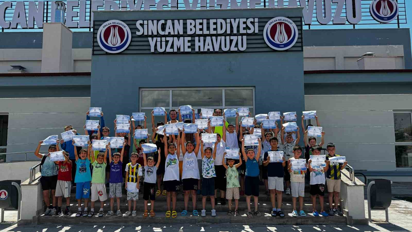 Sincan Belediyesi Çimşit Yüzme kursu ilk mezunlarını verdi