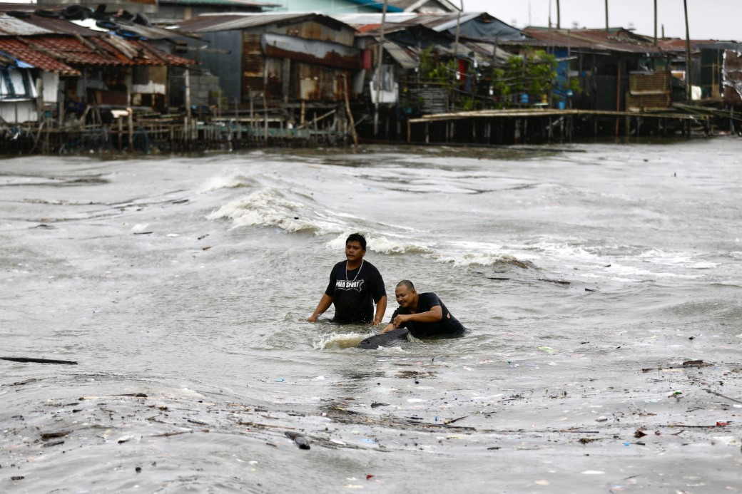 Filipinler'i Butchoy ve Carina tropikal kasırgası vurdu: 8 ölü, 1 kayıp