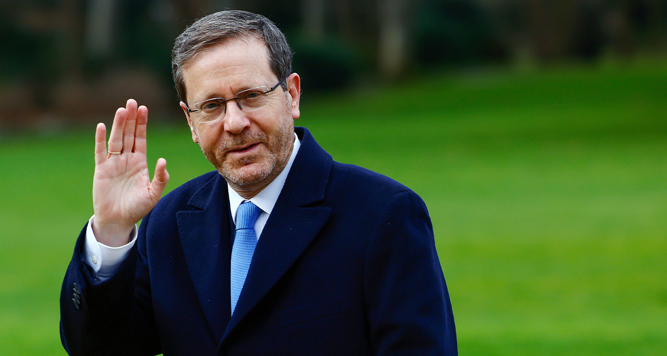 İsrail Cumhurbaşkanı Herzog, Fransa'da güvenlik endişesi nedeniyle 40 dakika uçakta bekletildi