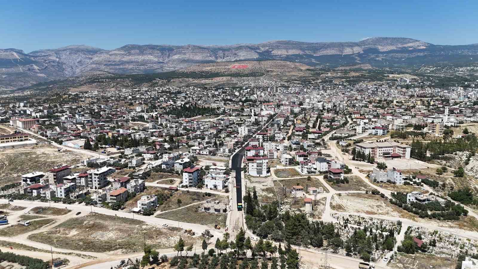 mut-ta-yagisin-bozdugu-yollar-yenilendi