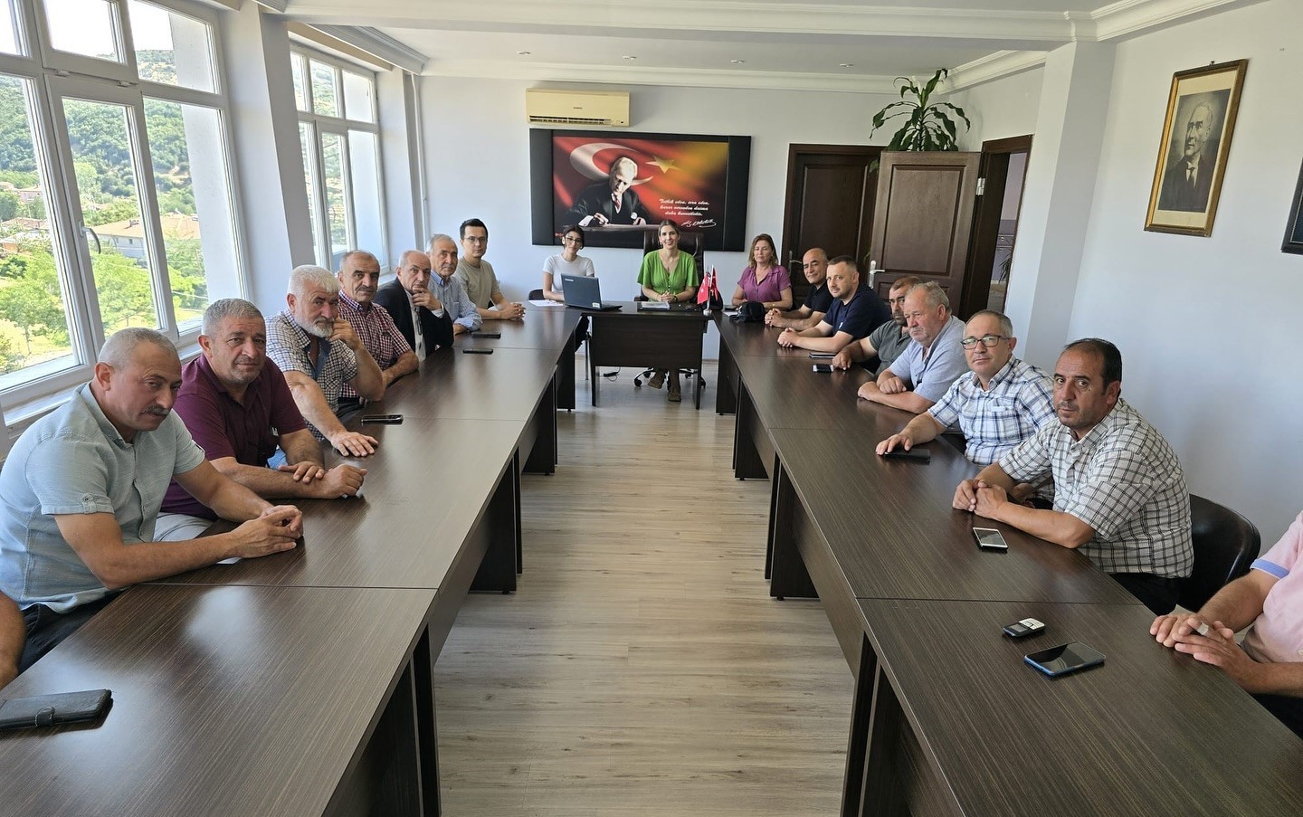 Kofçaz’da muhtarlara su depoları temizliği ve kanser taraması bilgilendirmesi