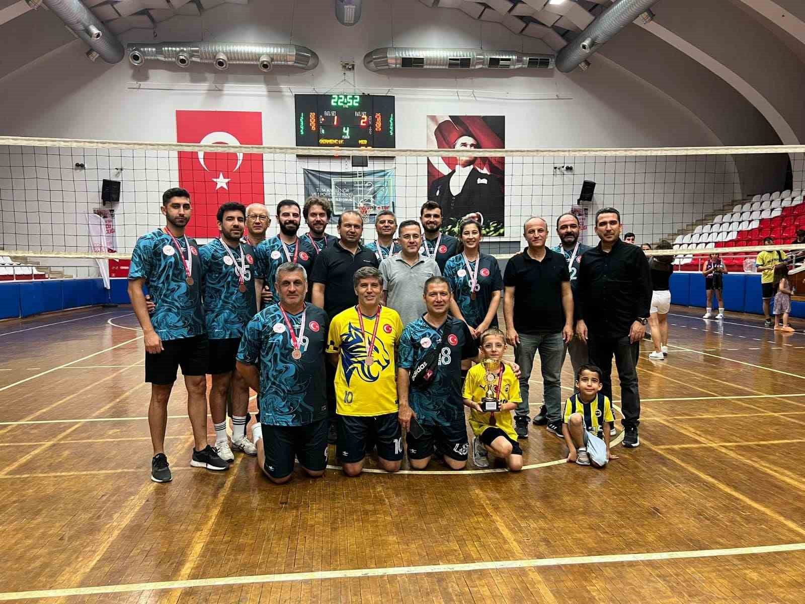 Aydın İl Sağlık Müdürlüğü voleybol turnuvasında 3’üncü oldu