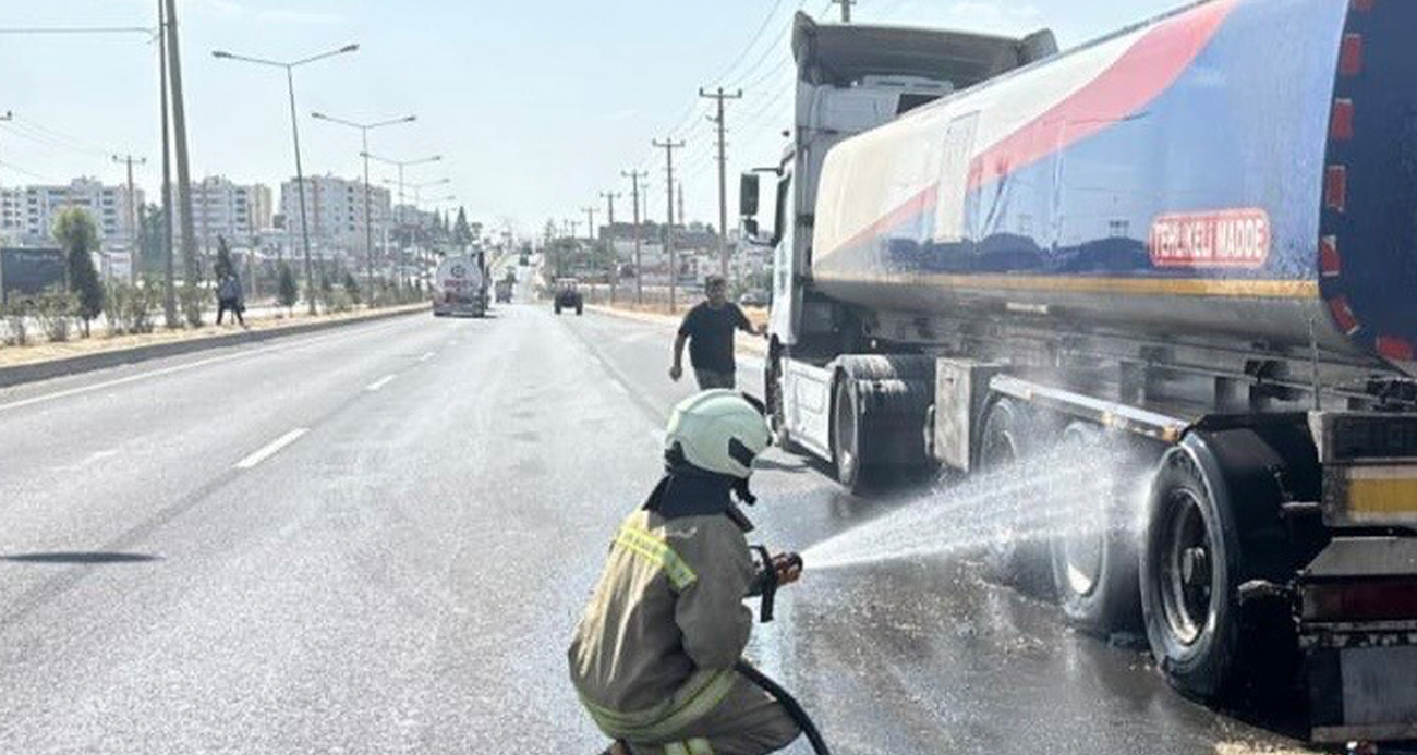 Mardin’de yakıt yüklü tanker alev aldı