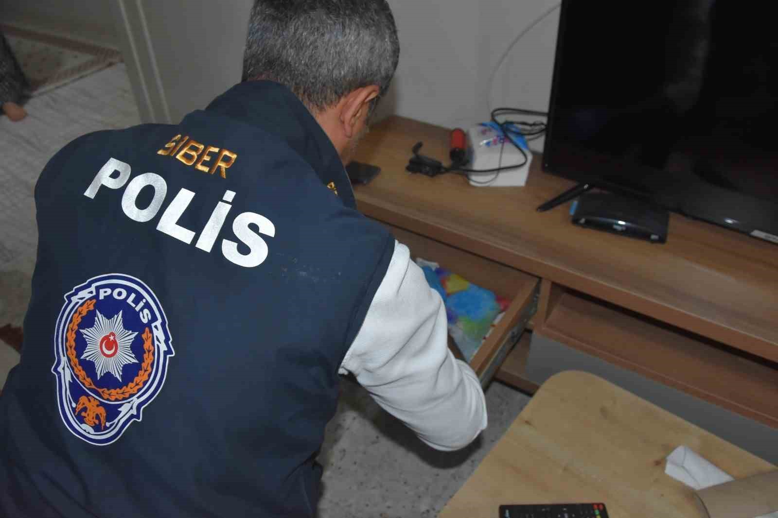 Mersin’de müstehcen yayın operasyonu: 5 tutuklama