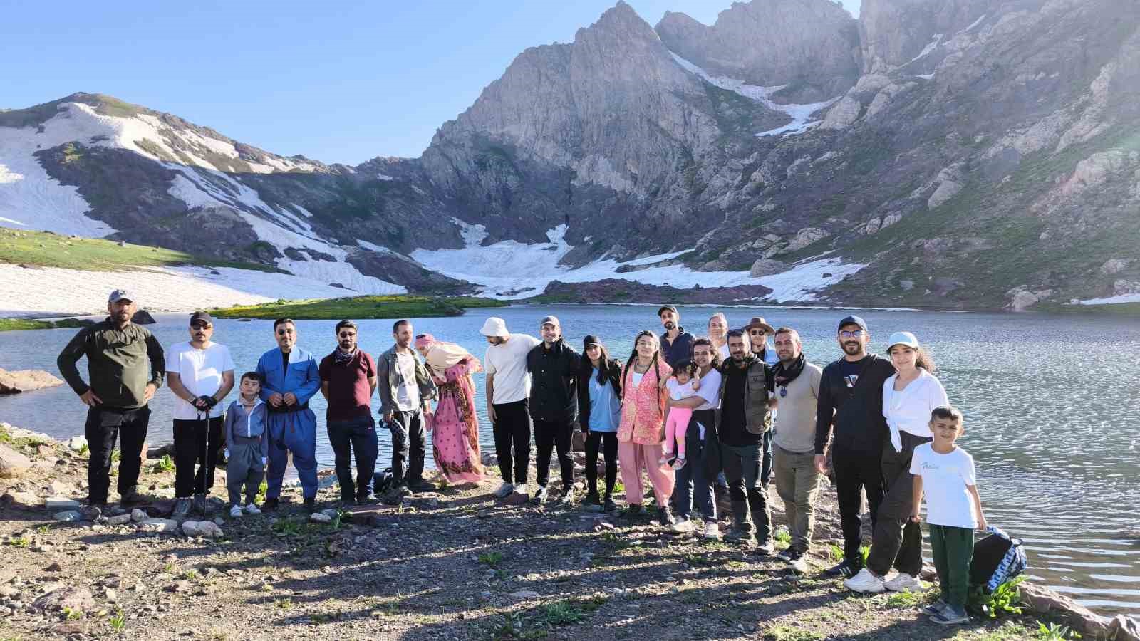 35 dağcı Sat Gölleri’nin güzelliklerini görme fırsatı buldu