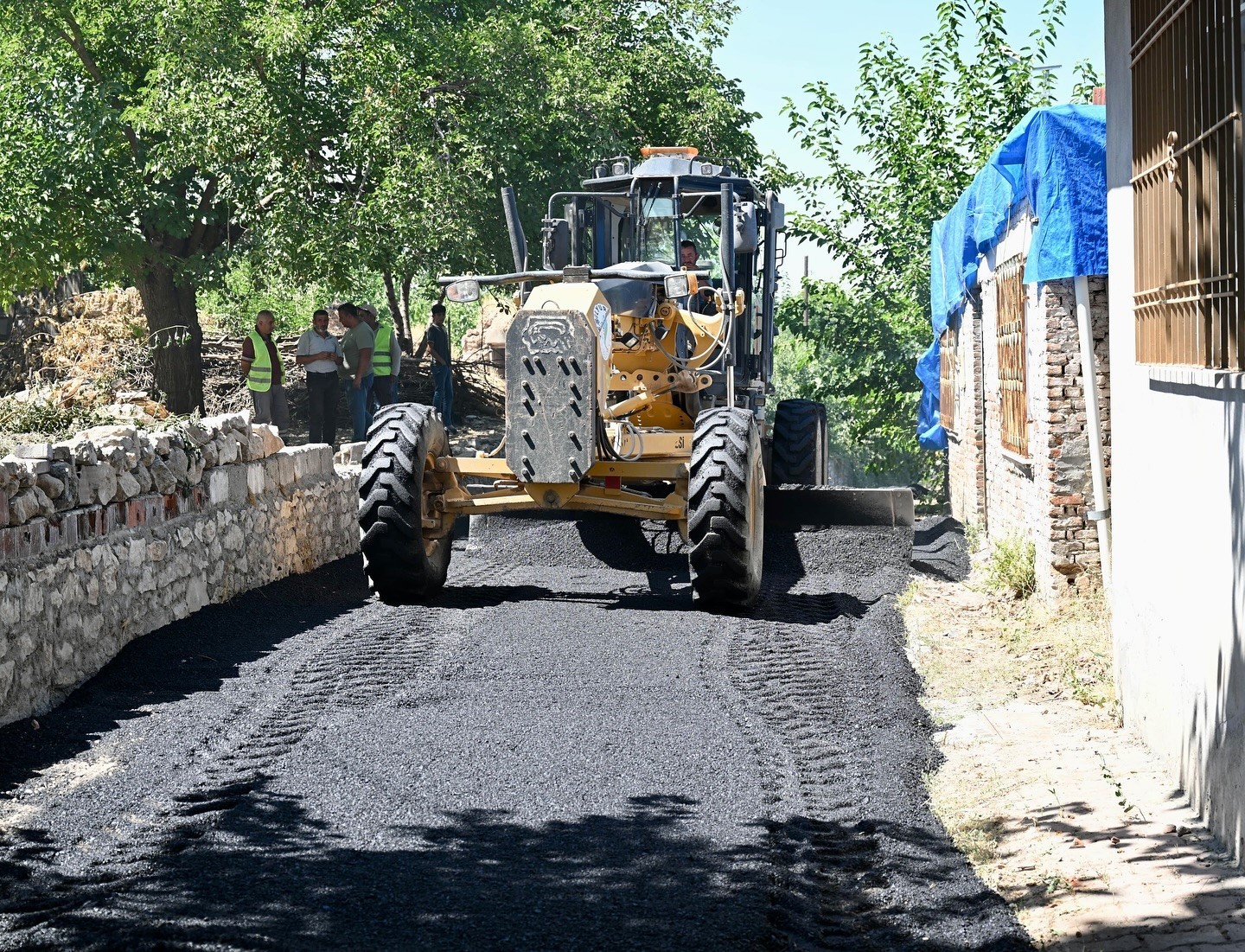 Geçit: “İlçemize yakışır yollar yapıyoruz”