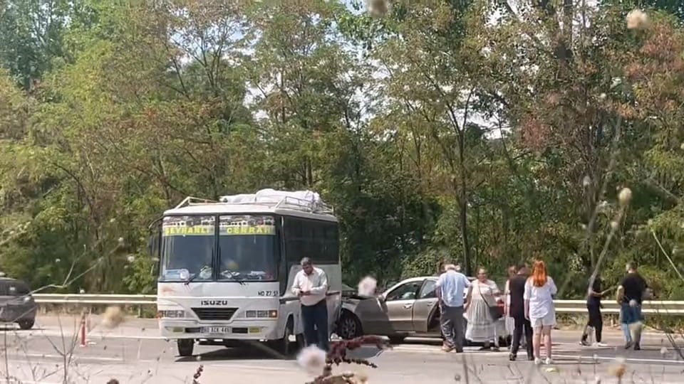 Bursa’da otomobil ile otobüs çarpıştı: 1 yaralı