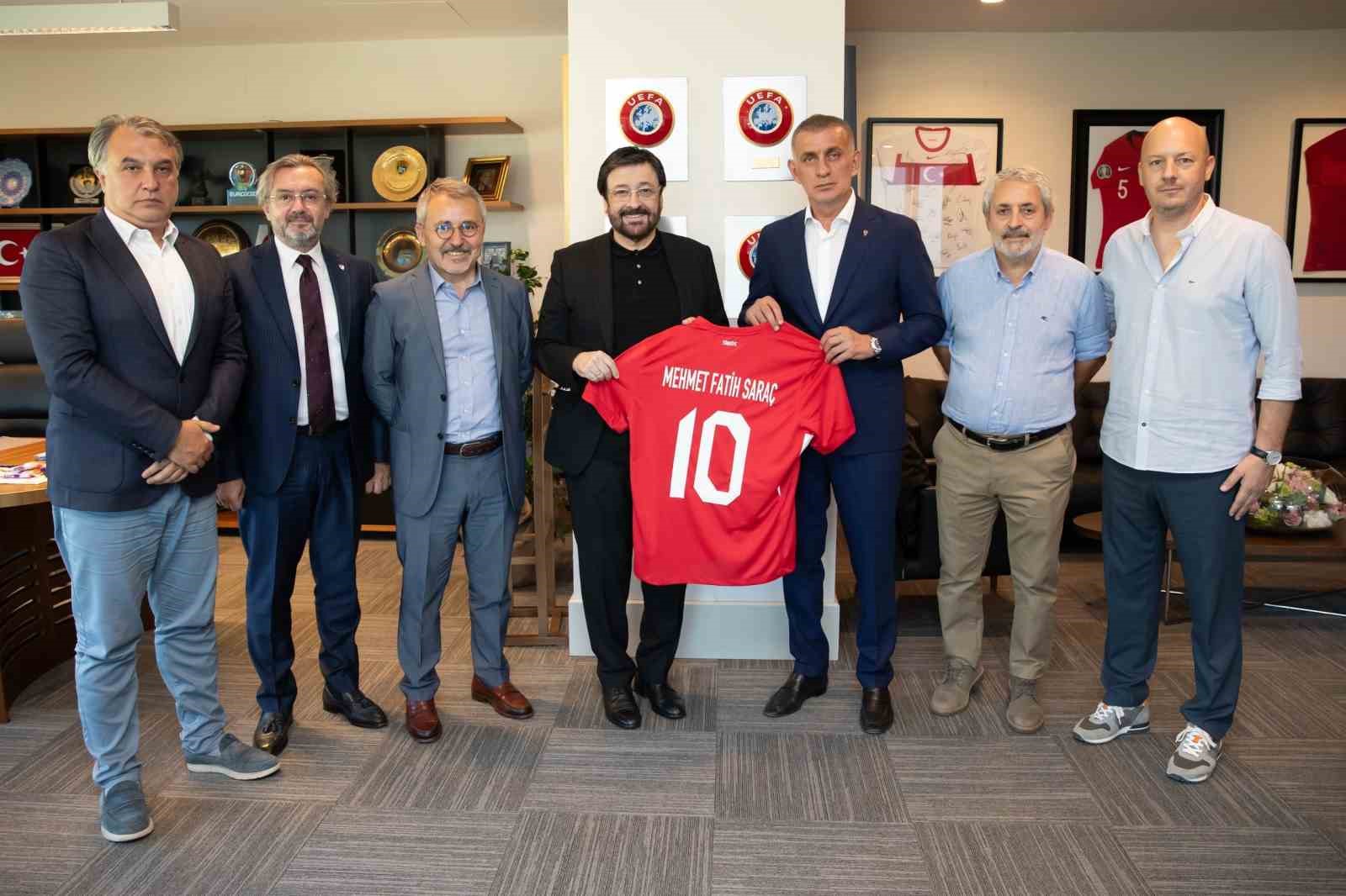 Kasımpaşa Başkanı Mehmet Fatih Saraç’tan TFF Başkanı Hacıosmanoğlu’na ziyaret