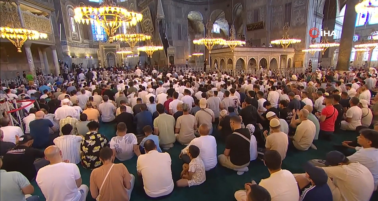 Ayasoyfa Camii’nde Haniye için gıyabı cenaze namazı kılındı