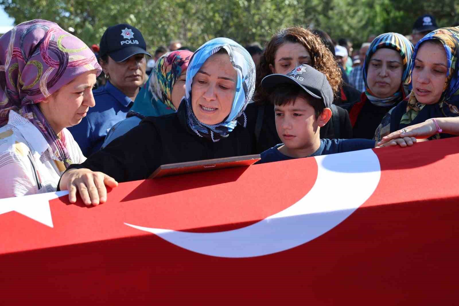 Şehit polis memuru Şahan son yolculuğuna uğurlandı