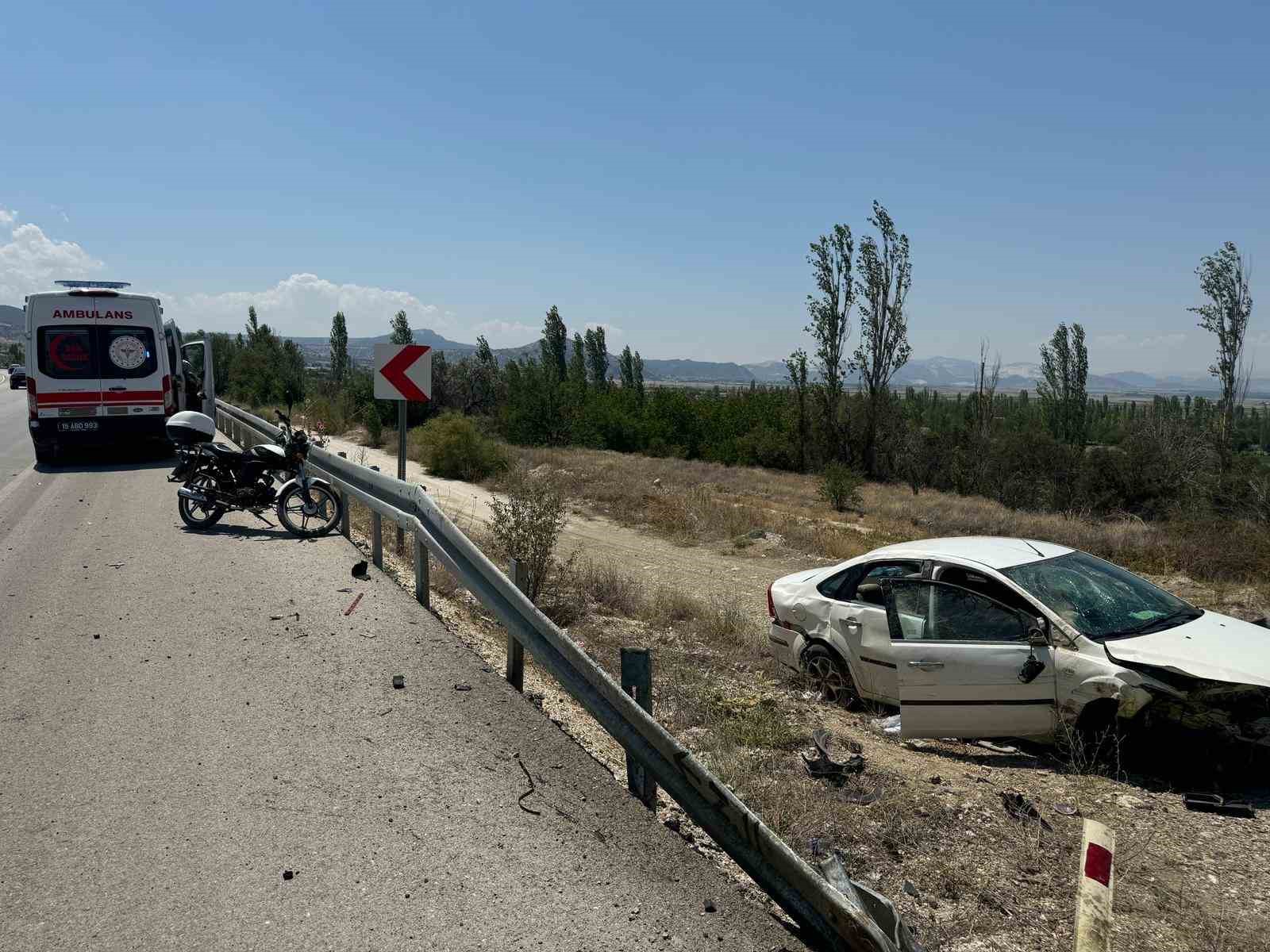 Burdur-Fethiye karayolunda kontrolden çıkan otomobil şarampole düştü: 4 yaralı