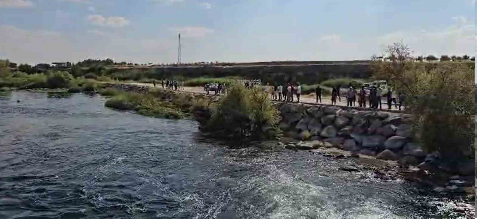 Serinlemek için Fırat Nehri’ne giren çocuğun cenazesi çıkarıldı