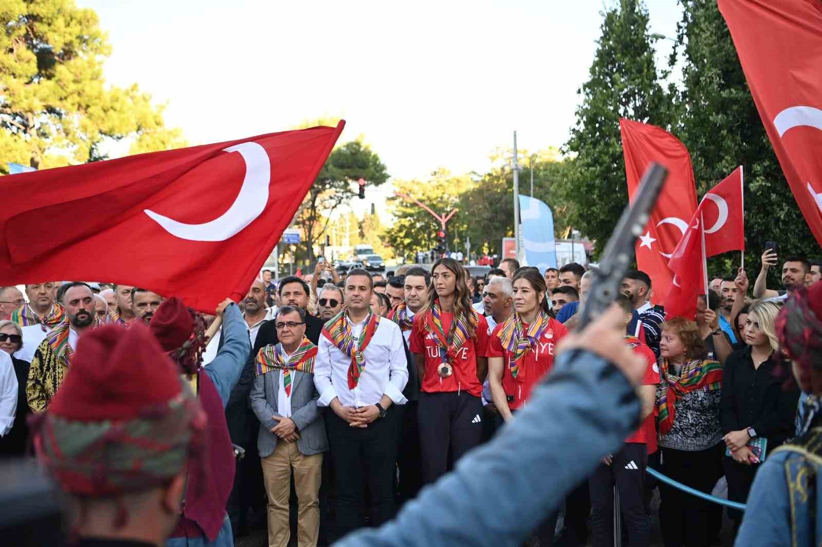 Başkan Akın: Kurtdereli Mehmet Pehlivan’a sahip çıkacağız