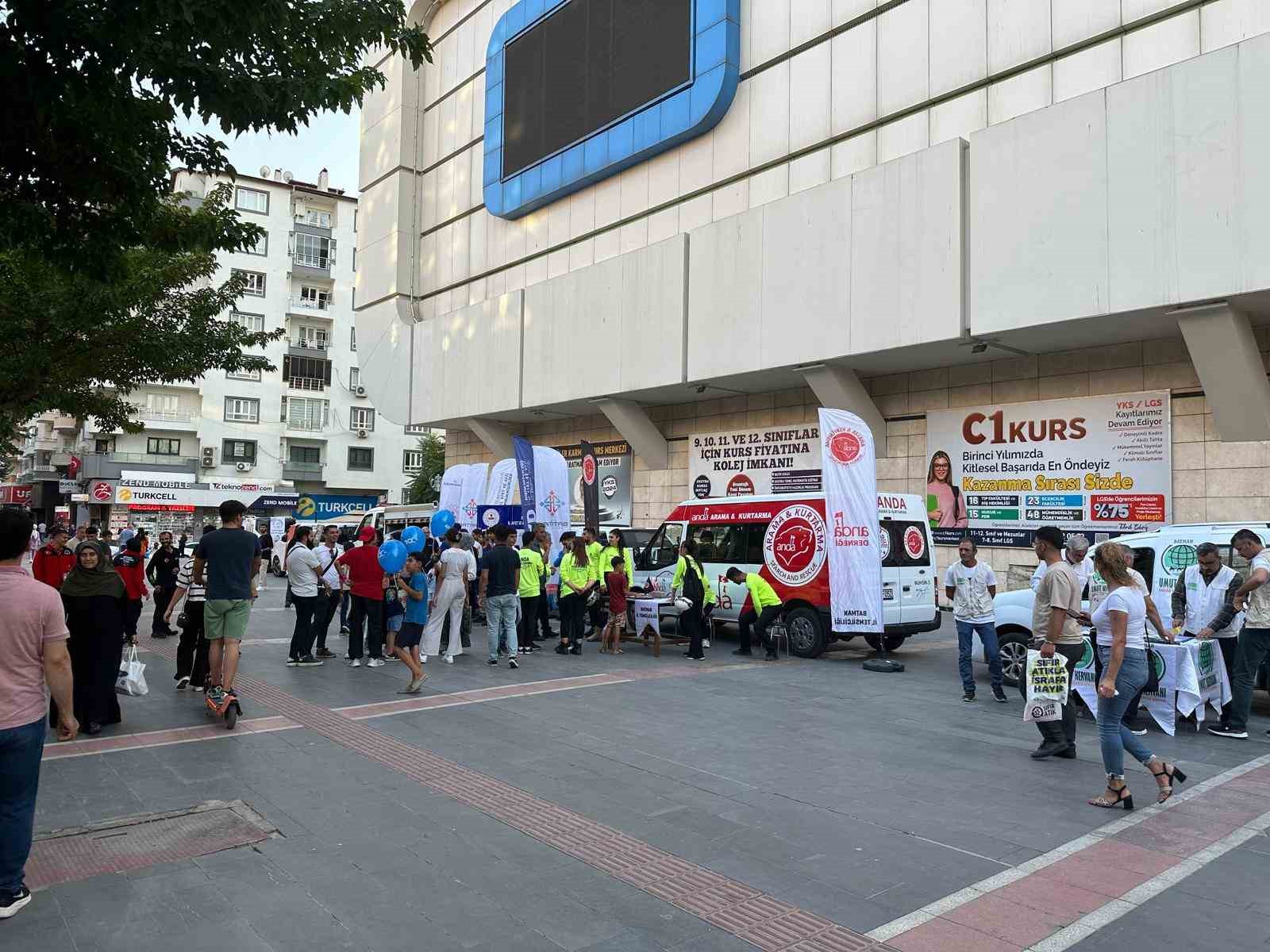 Batman’da Marmara Depremi anma etkinliği