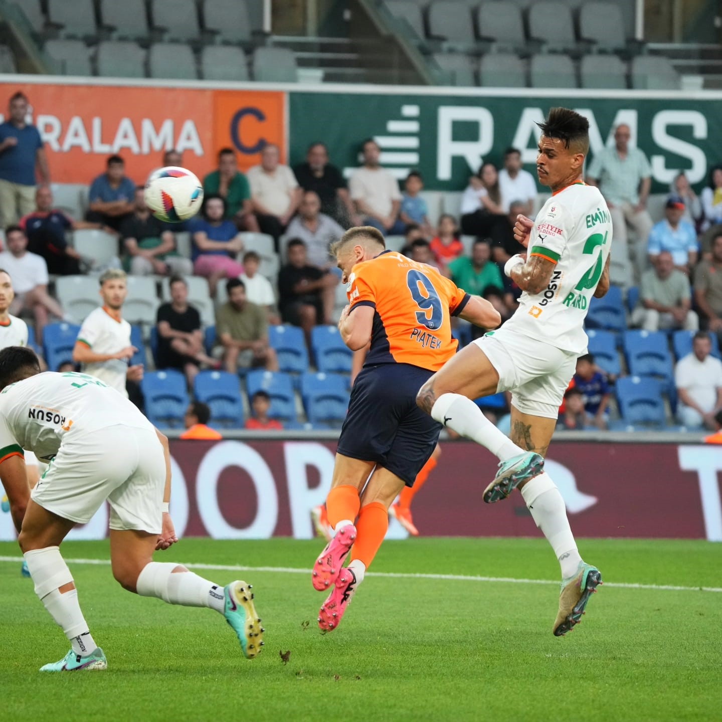 Trendyol Süper Lig: RAMS Başakşehir: 4 - Corendon Alanyaspor: 2 (Maç sonucu)