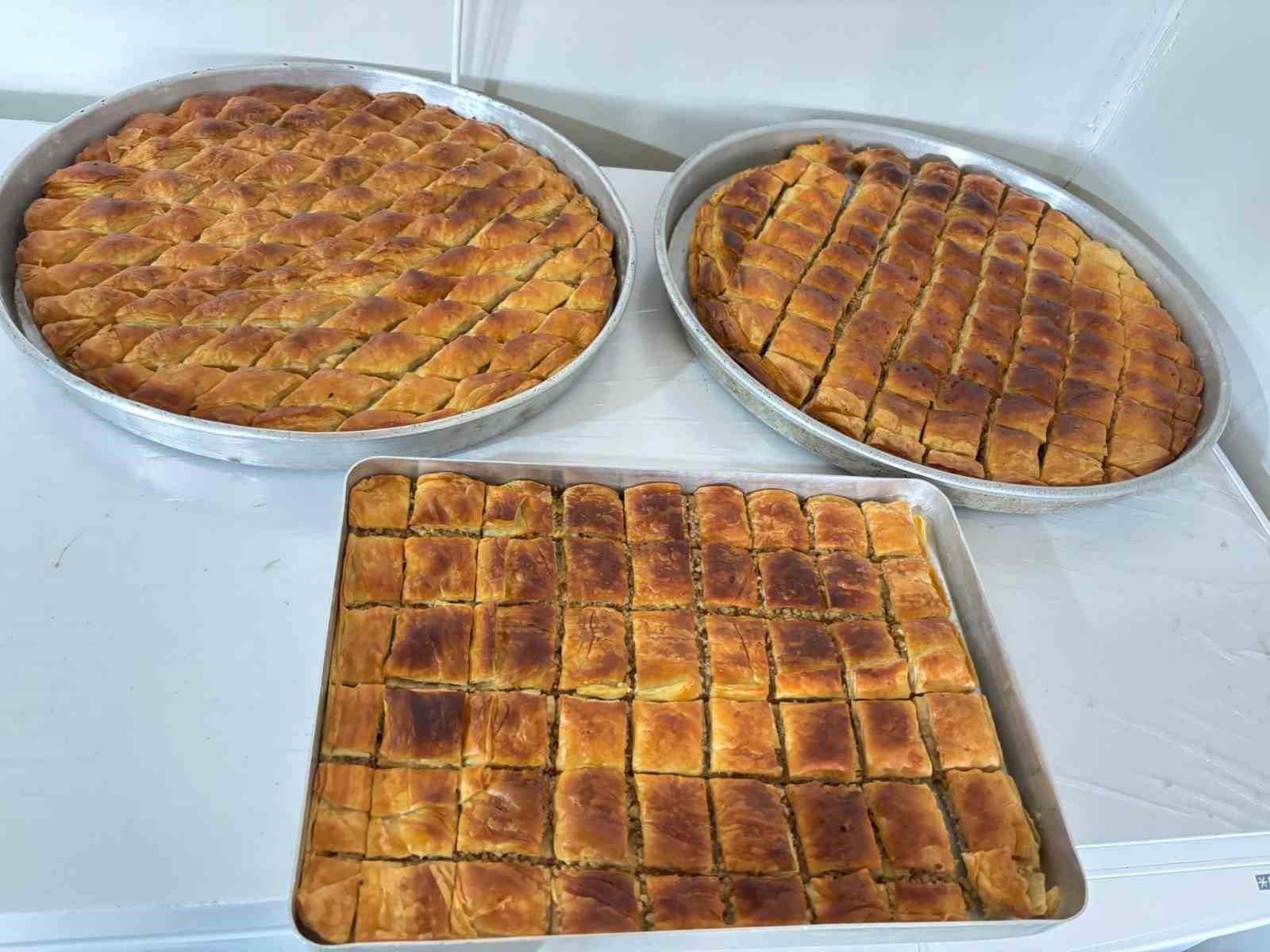 agri-da-bayram-oncesi-evlerde-baklava-mesaisi-basladi