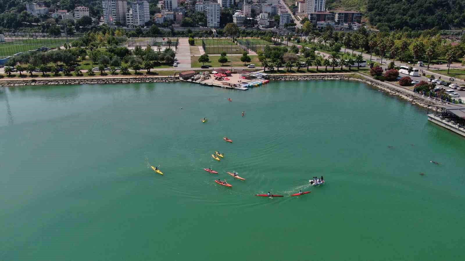 Samsun’da su sporu tutkunlarına ücretsiz “kano” eğitimi