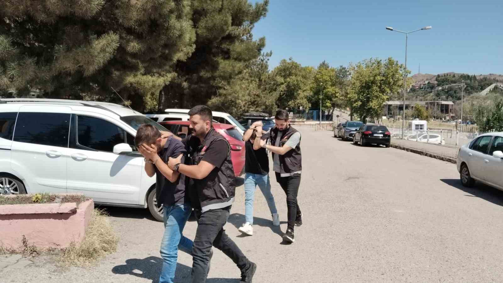 Uyuşturucu ile yakalanan şüphelinin yakınından polise: 