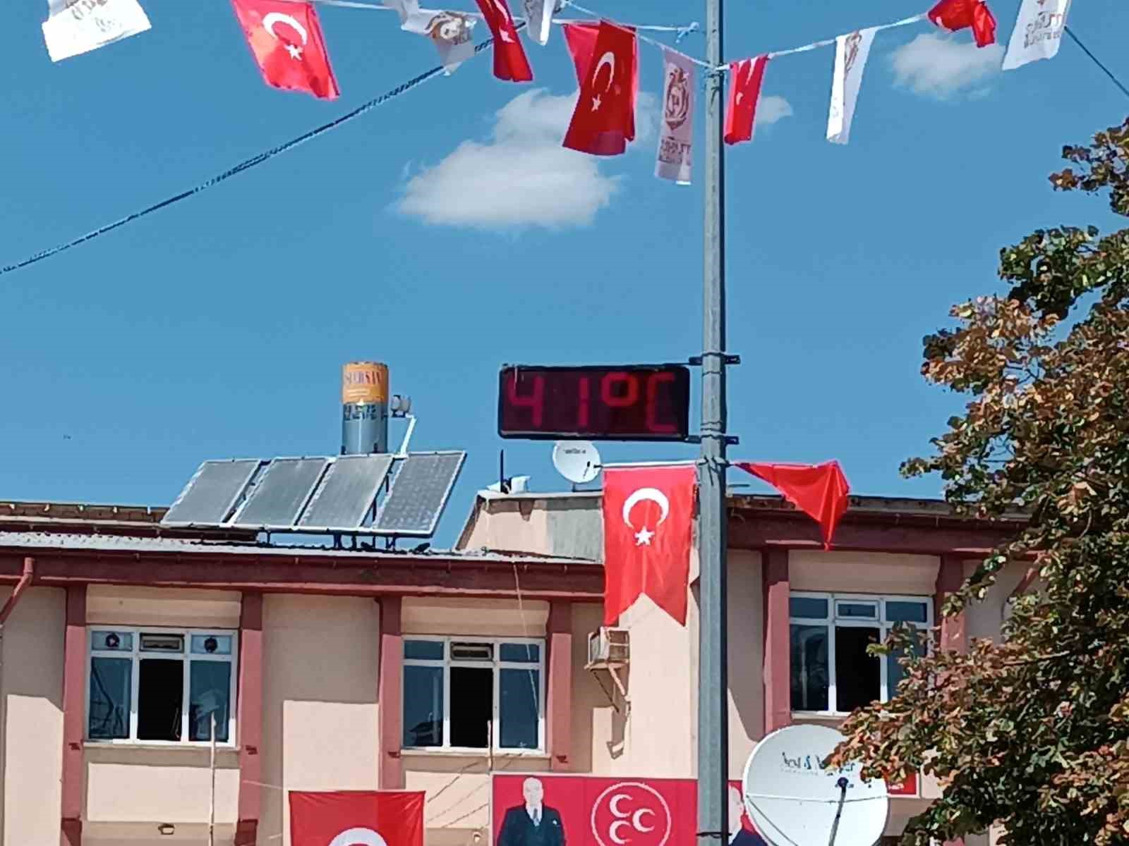 Afyonkarahisar’da hava sıcaklığı 41 dereceye çıktı