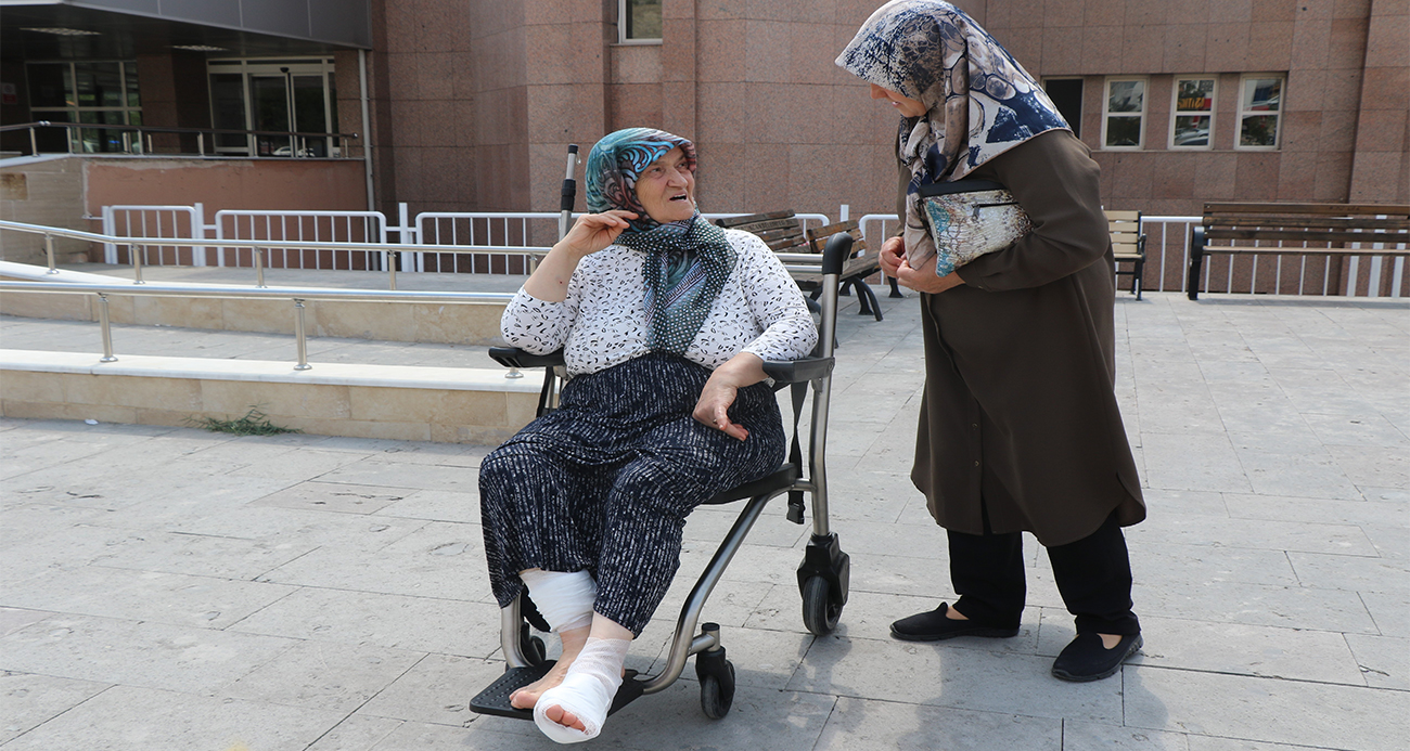 Başıboş köpeklerin saldırısına uğrayıp yaralanan kadın dehşet anlarını anlattı