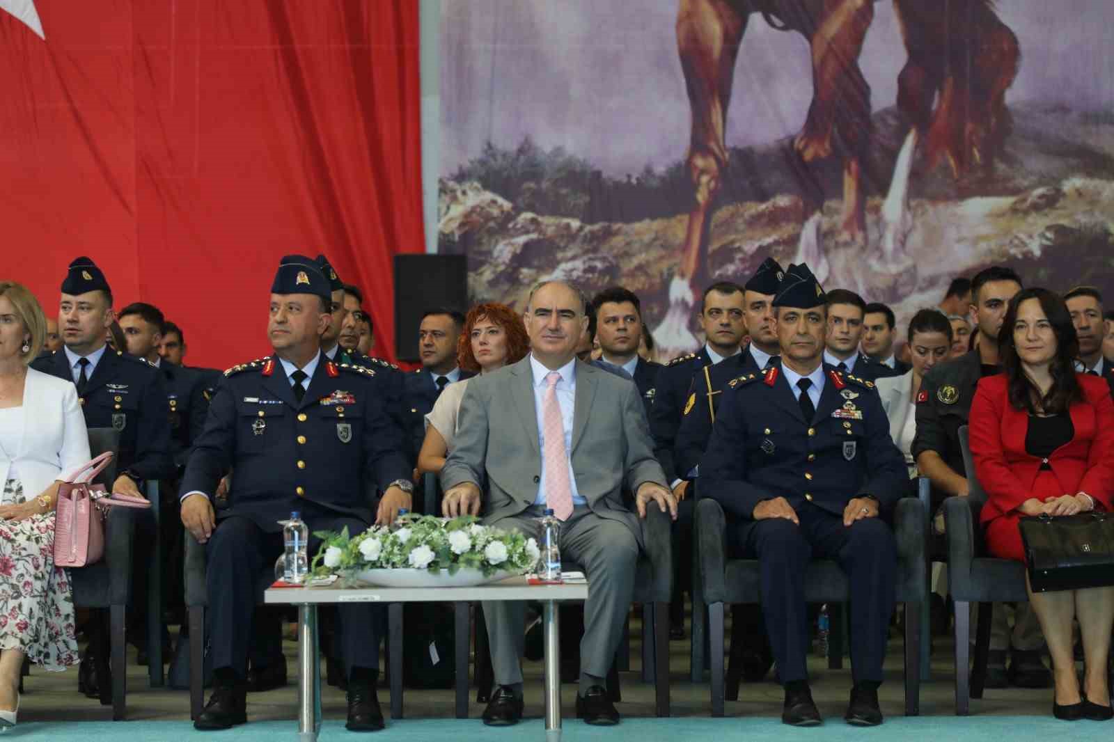 Konya’da komuta ve sancak devir teslim töreni