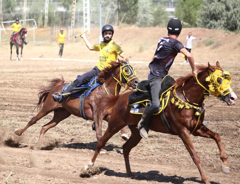 Bayburt Atlı Spor Kulübü Atlı Cirit  1. Lige Yükselme Grup Maçlarında finale yükseldi