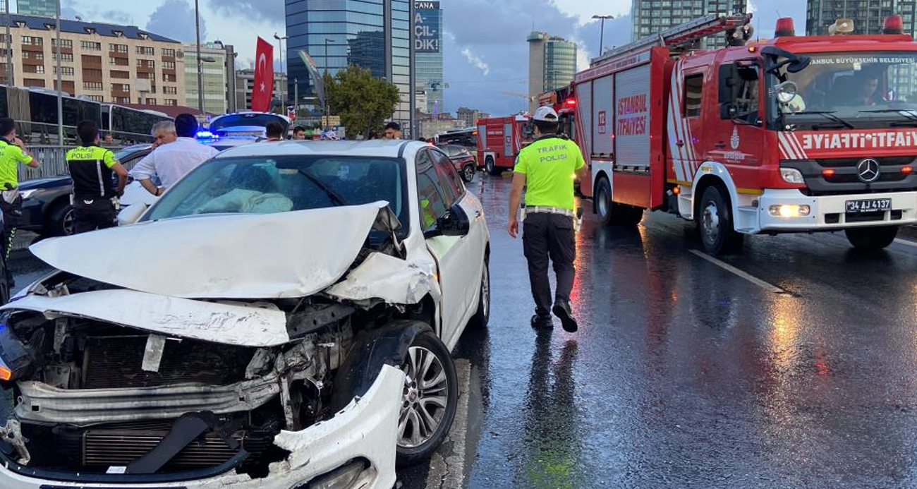 Şişli’de otomobil İETT otobüsüne arkadan çarptı: 3 yaralı