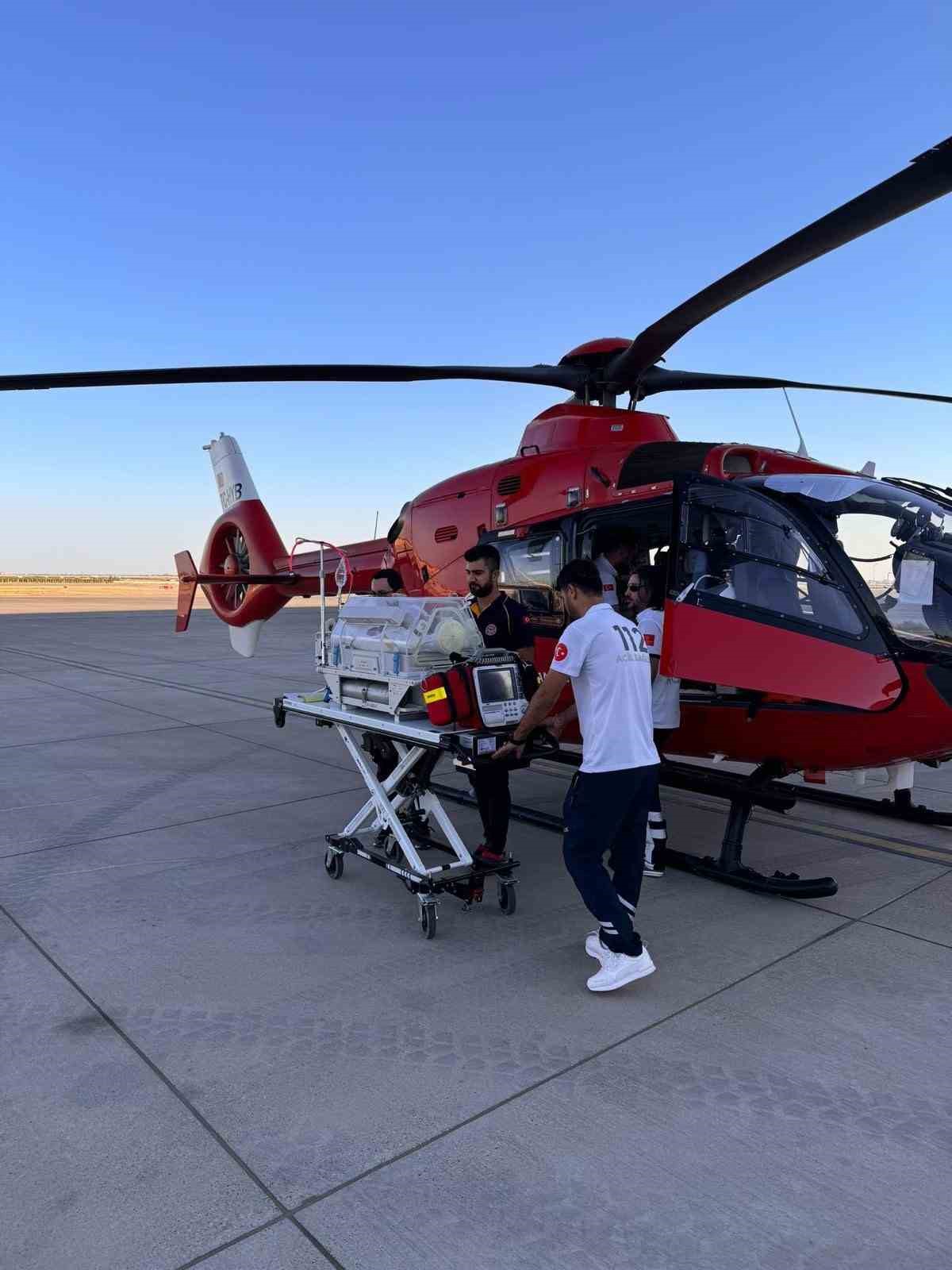 Mardin’de 1 günlük bebek ambulans helikopterle Diyarbakır’a sevk edildi