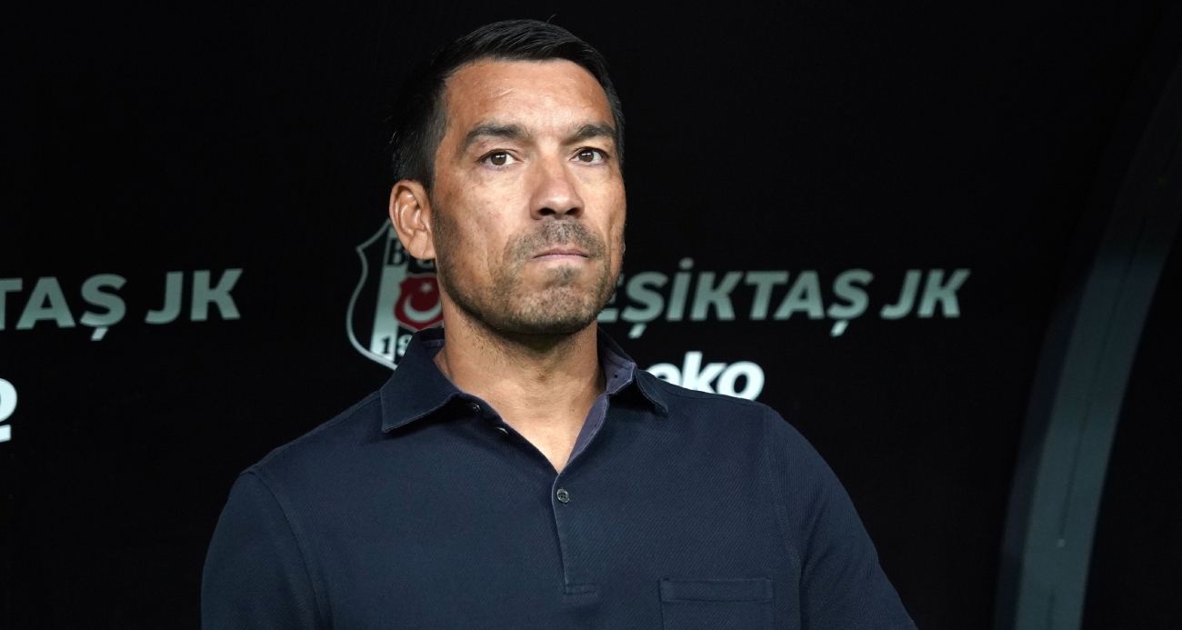 Giovanni van Bronckhorst’tan tek değişiklik