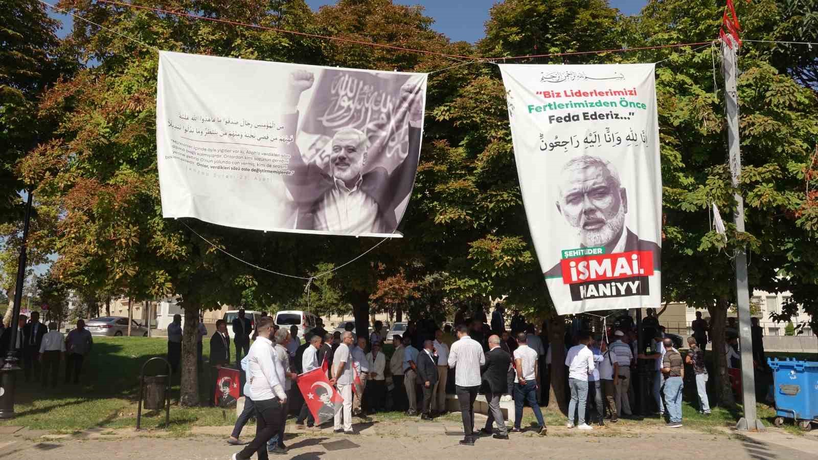 Gaziantep’te CHP’lilerden Haniye’nin posterine tepki