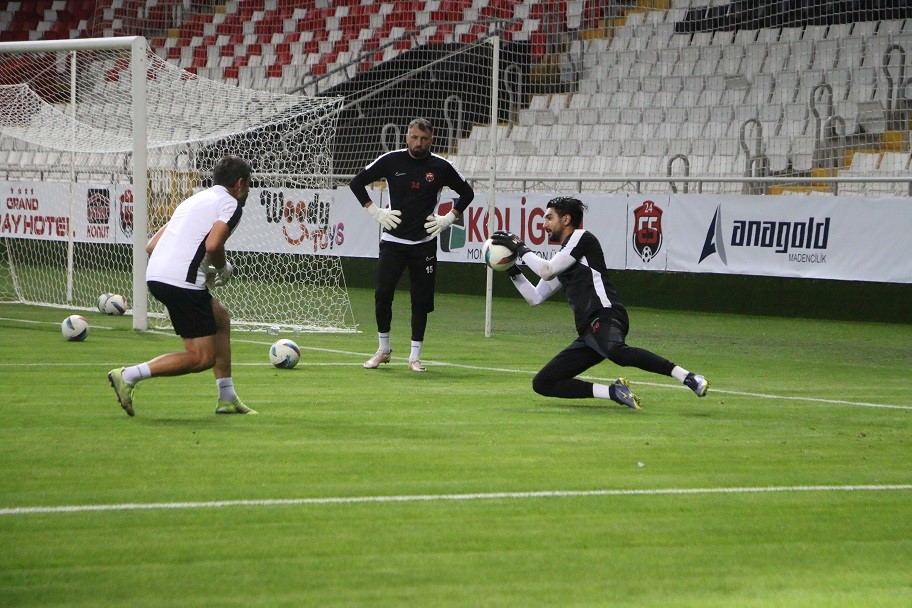 24Erzincanspor- Adana 01 maçı hazırlıklarını sürdürüyor