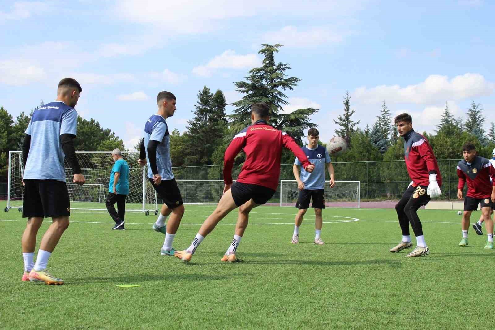 Anadolu Üniversitesi Spor Kulübü, Silifke Belediyespor maçına hazırlanıyor