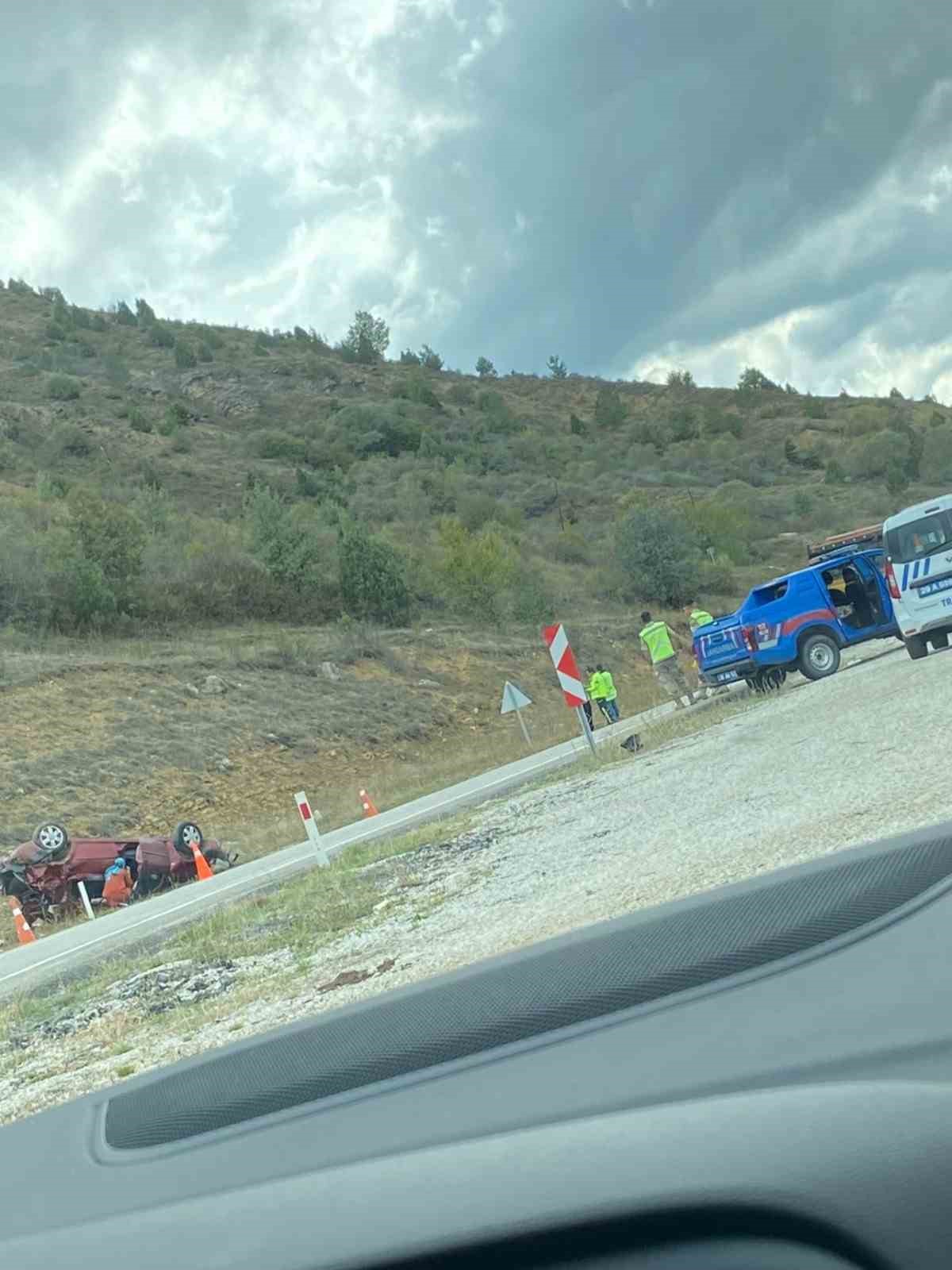 Gümüşhane’de otomobil takla attı: 1’i çocuk 6 yaralı