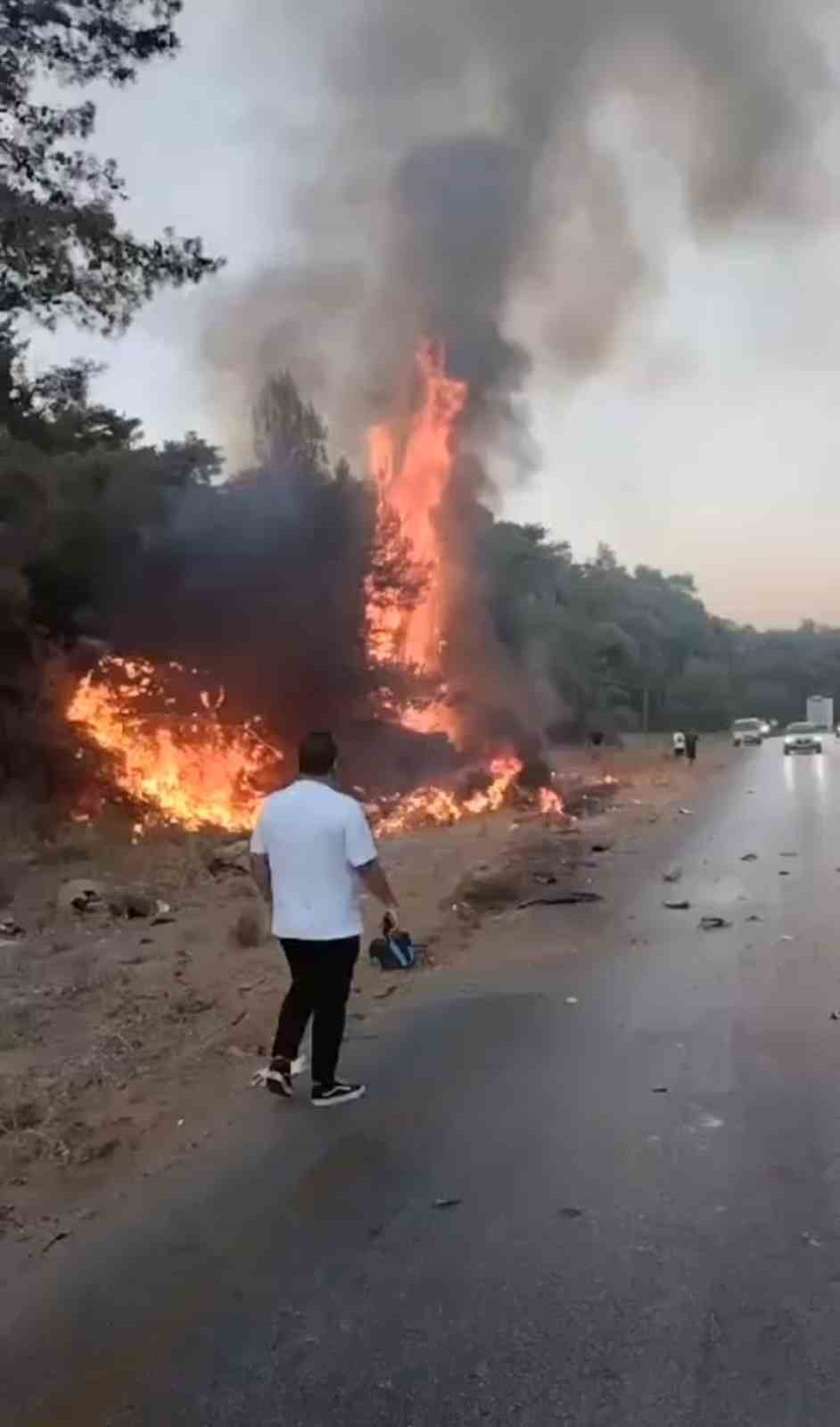 Bodrum’da motosikletle çarpışan araçta yangın çıktı: 1 ölü, 2 yaralı