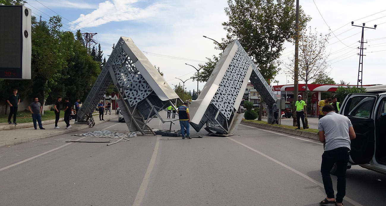 Yüzlerce aracın geçtiği yolda faciadan dönüldü