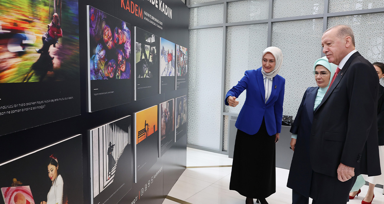 Cumhurbaşkanı Erdoğan ve eşi Emine Erdoğan New York'ta KADEM'in fotoğraf sergisini gezdi