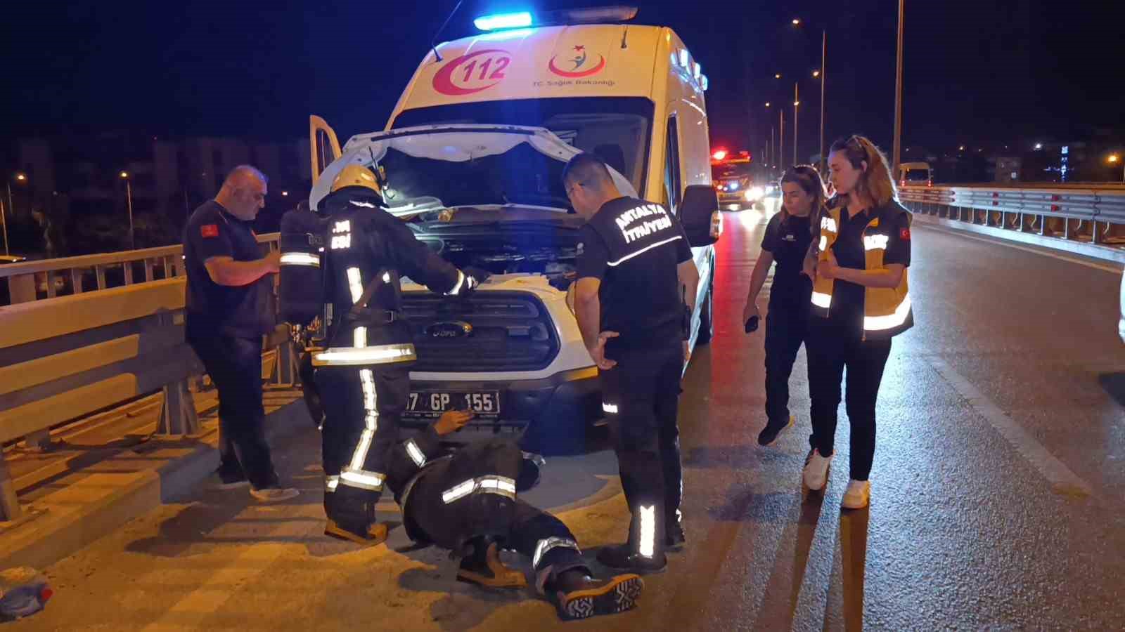 Antalya’dan Akseki’ye giden ambulansın motorunda yangın çıktı