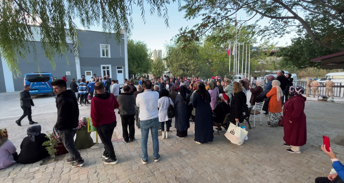 Çalışmak için fabrikaya giden 250 kişi işsiz kaldıklarını öğrendi