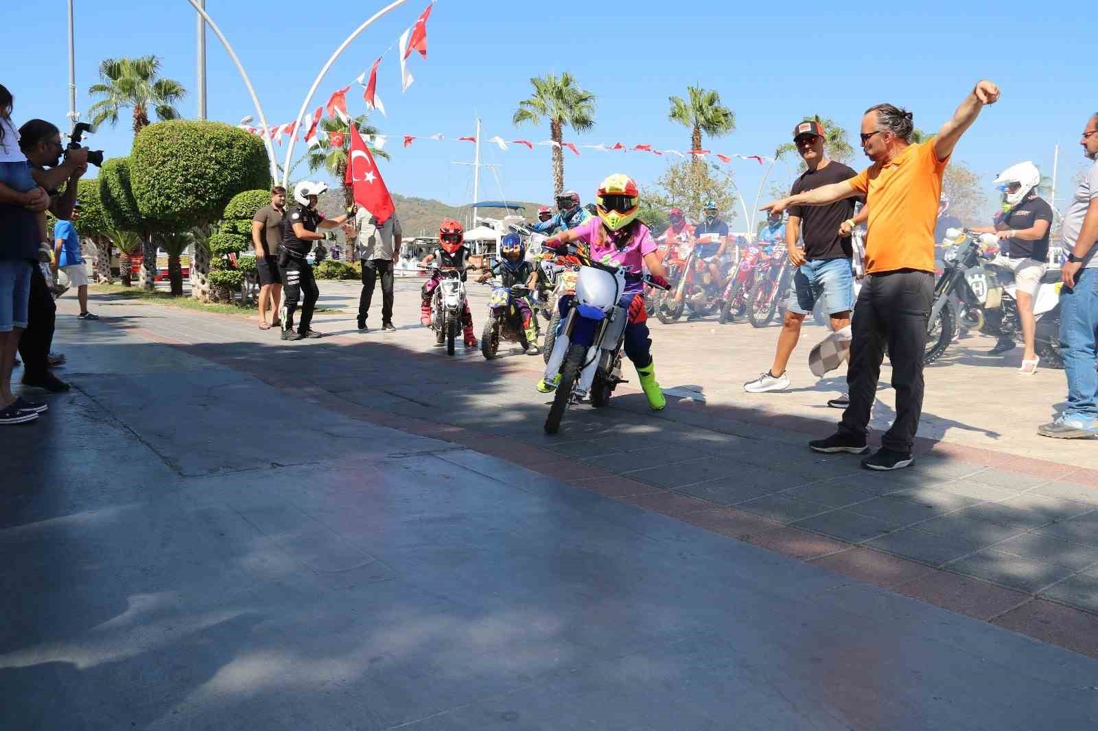 Fethiye’de Süper Enduro Şampiyonası, magazin startıyla başladı