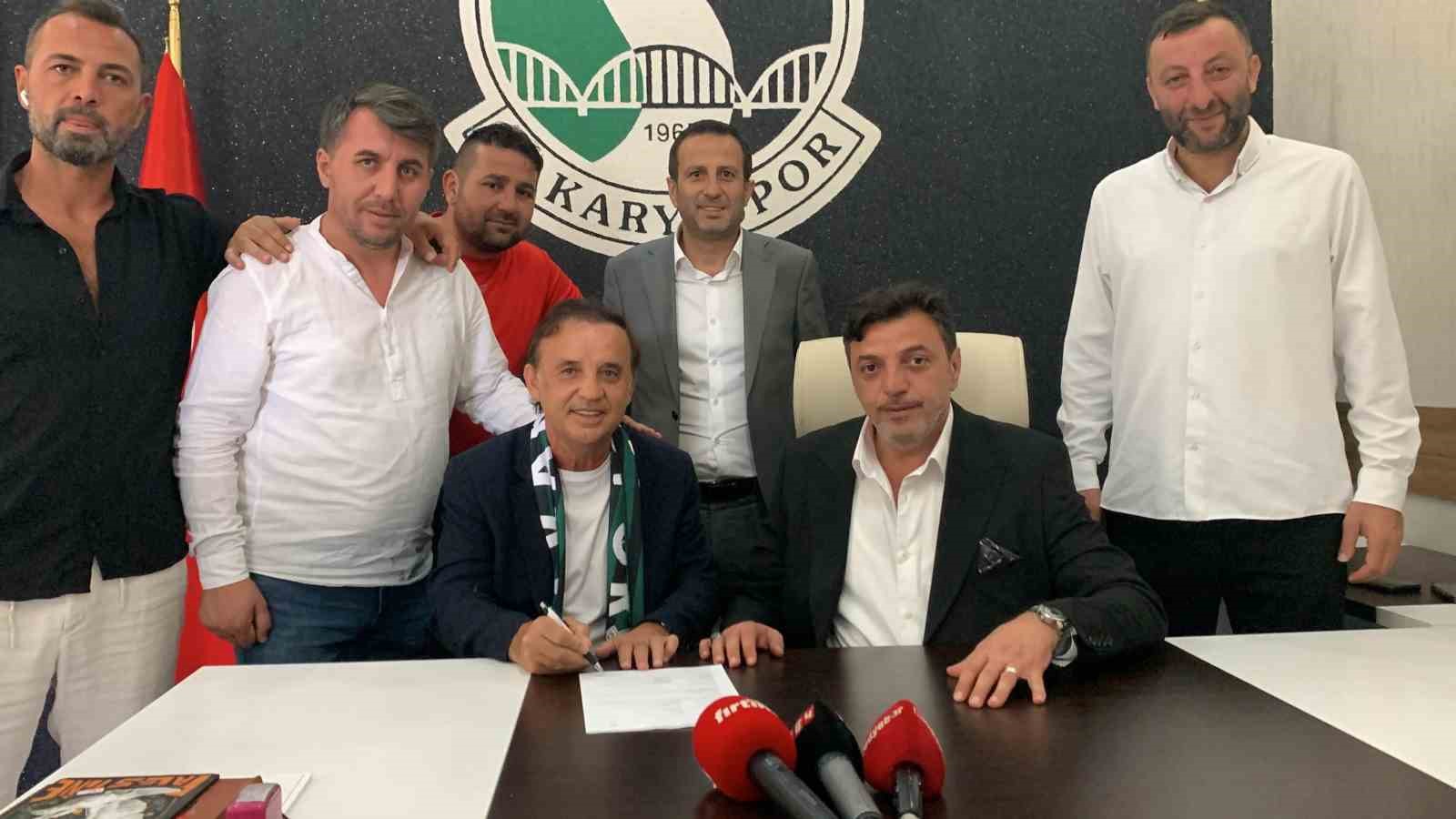 Sakaryaspor’da teknik direktör Suat Kaya ile yollar ayrıldı