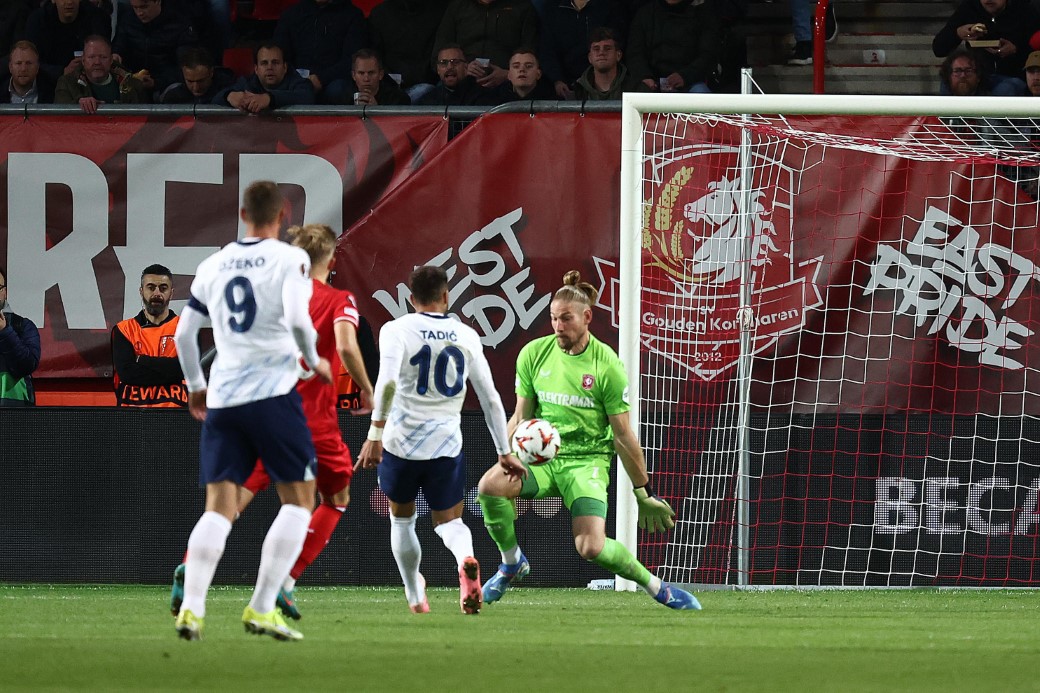 Fenerbahçe, Twente deplasmanında 1 puan aldı