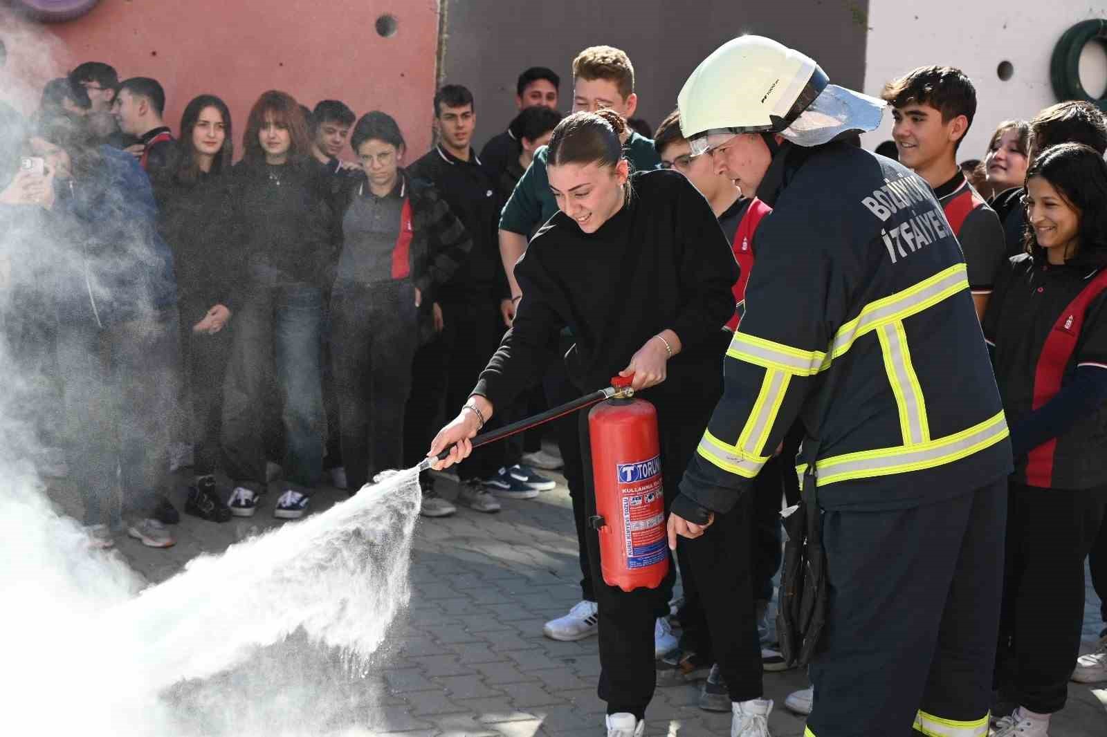 Bozüyük’te Anadolu Lisesi öğrencilerine yangın eğitimi