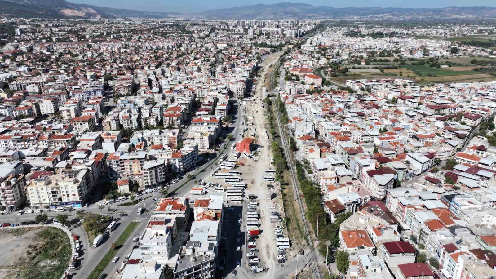 Manisa’nın trafiğine nefes aldıracak yolda çalışmalar sürüyor