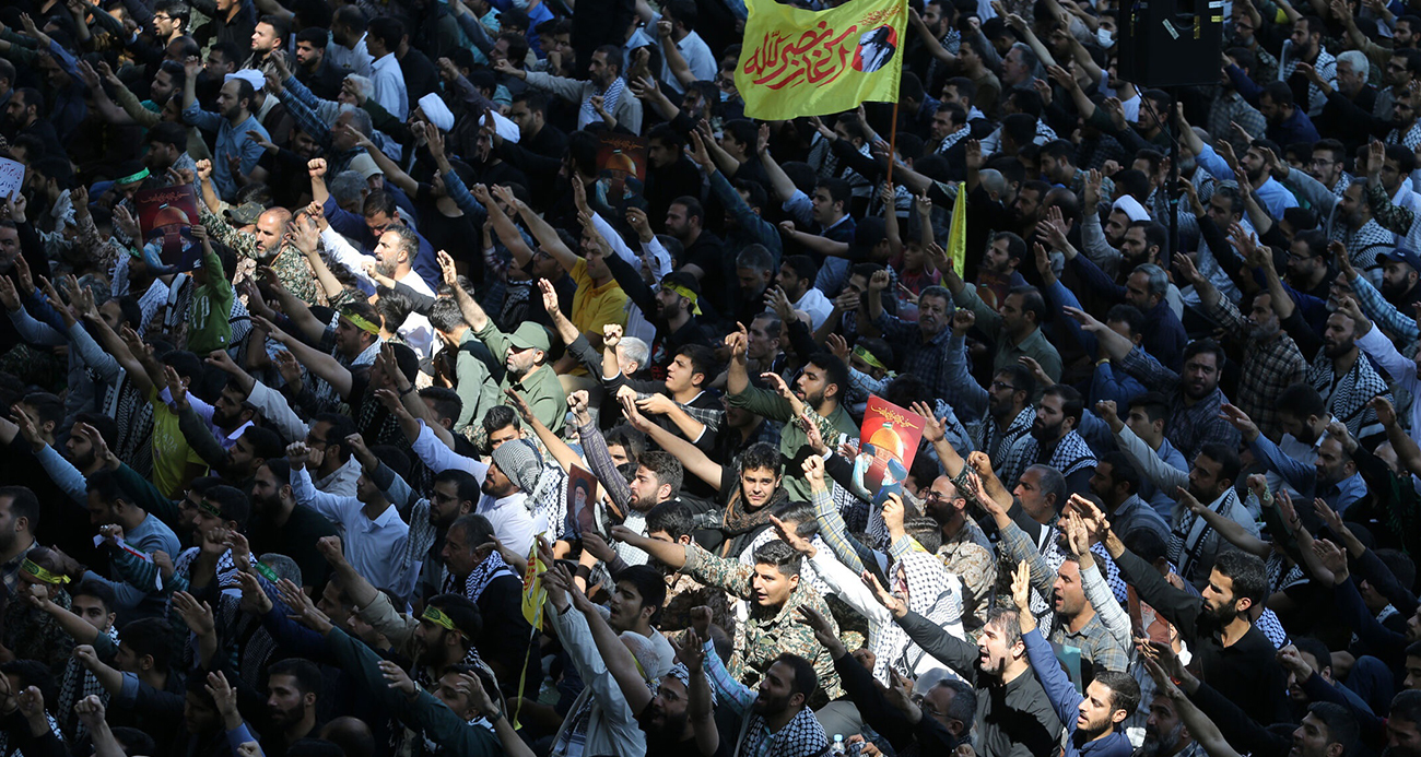 Tahran’da binlerce kişi İsrail ve ABD'yi protesto etti